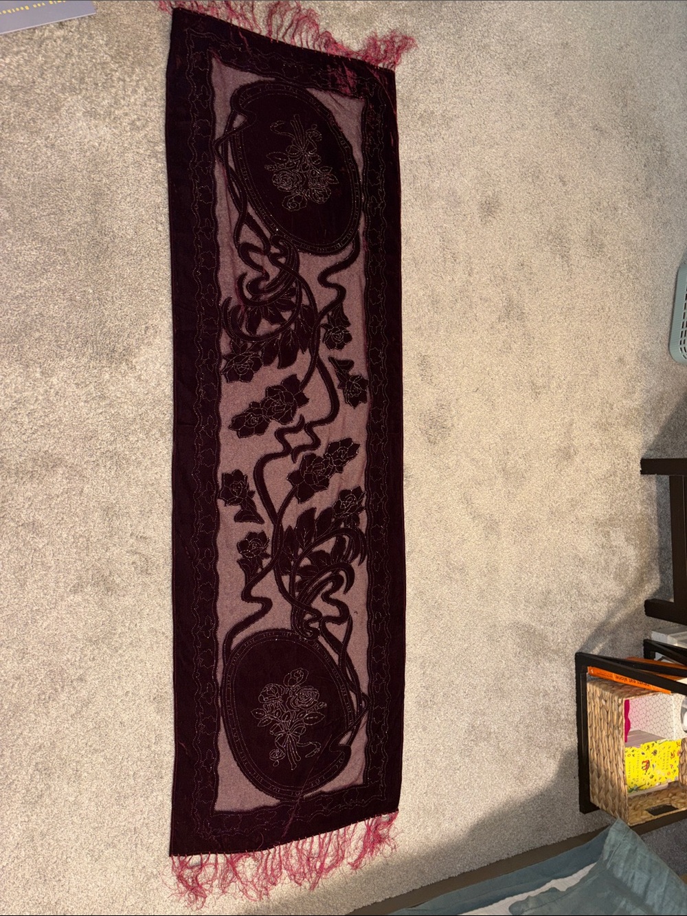 🥀 {FINAL SALE} Vintage Velvet Floral Burnout Shawl ~ Burgundy - Picture 10 of 10
